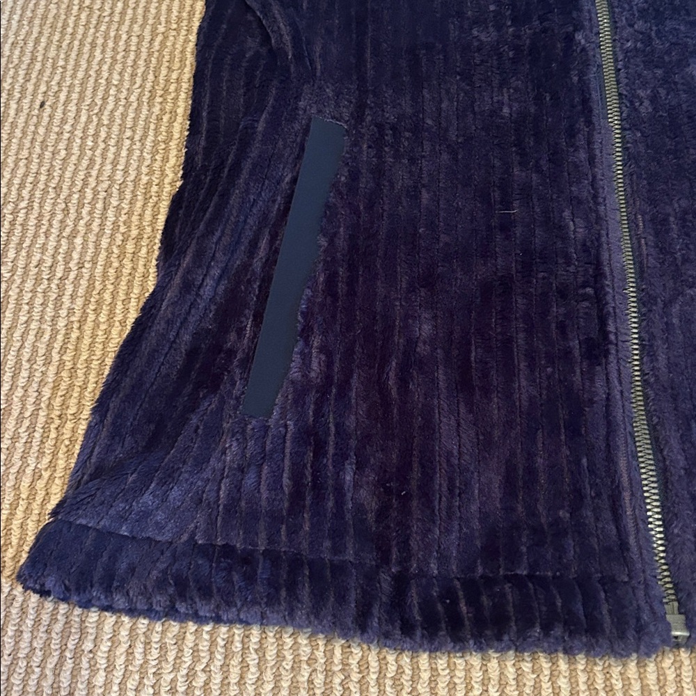NWT Columbia fireside Sherpa long vest in navy cord size small - Picture 9 of 12